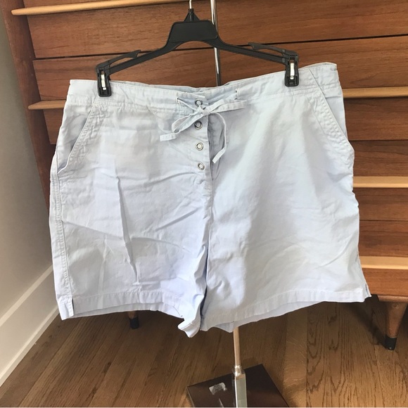 J. Jill Pants - Light blue J.Jill shorts with cream stitching in EUC
